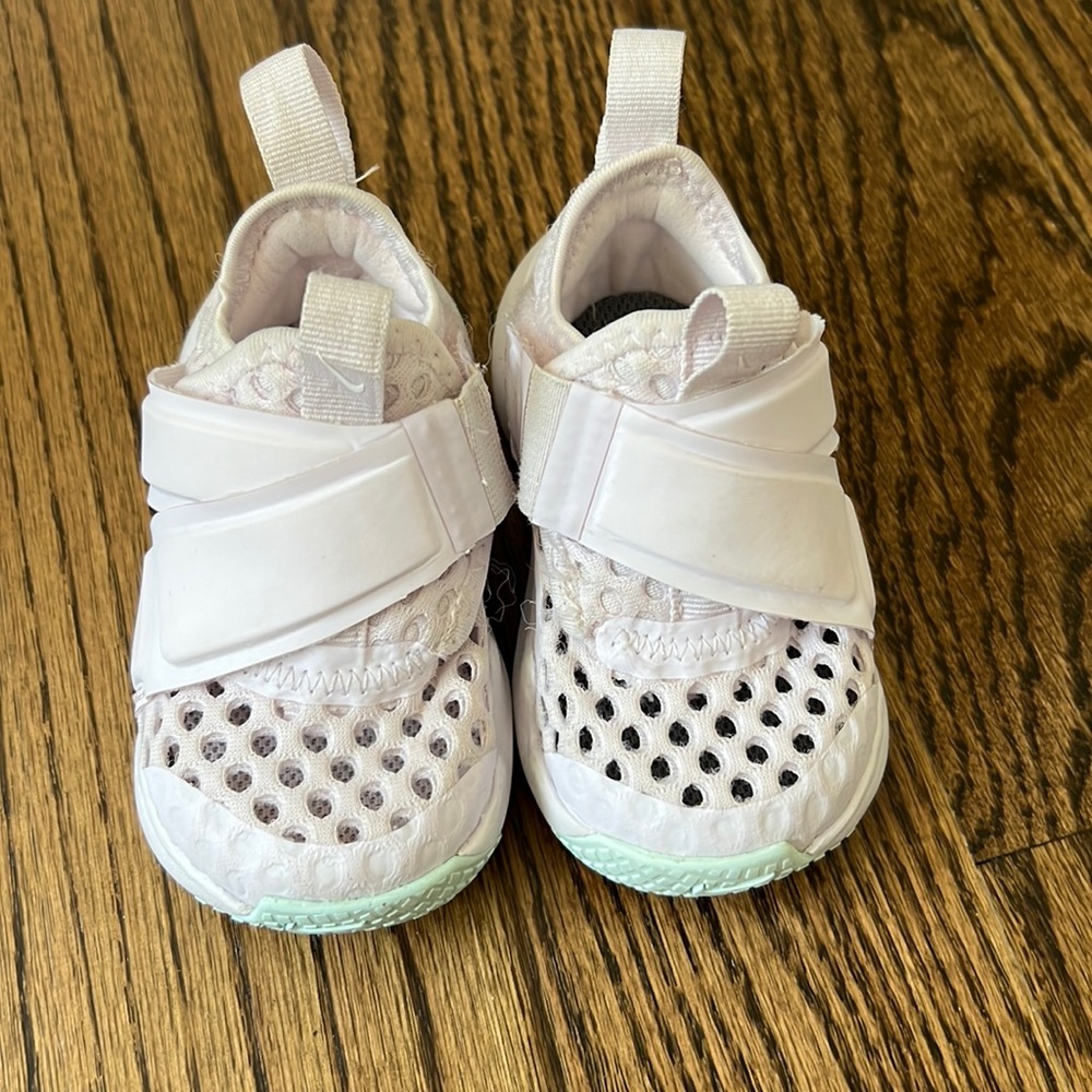 Nike toddler sneakers